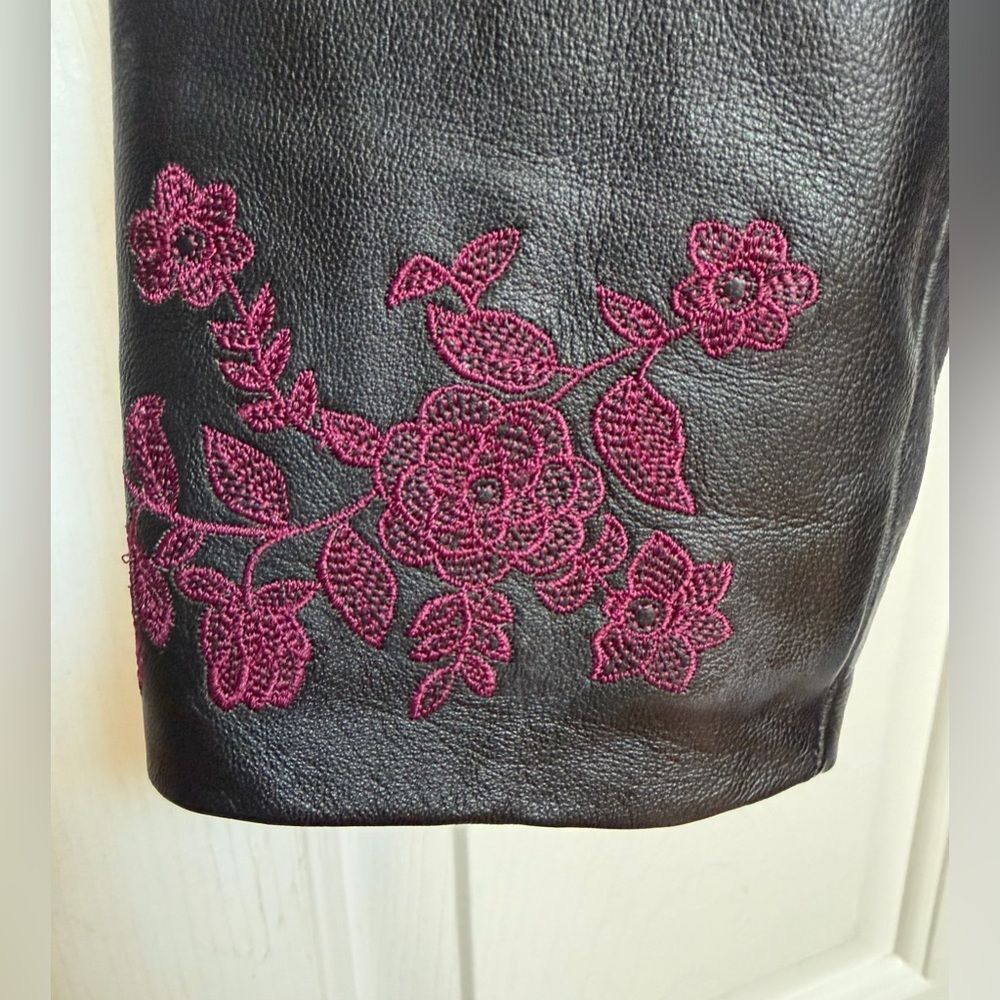 Jaclyn Smith Leather Jacket L Embroidered Black Purple Zip Women’s Edgy Moto - Picture 5 of 7